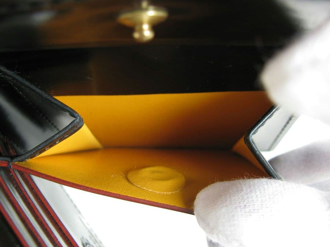 ガンゾ シェルコードバン２　小銭入れ付き 二つ折り財布　黒