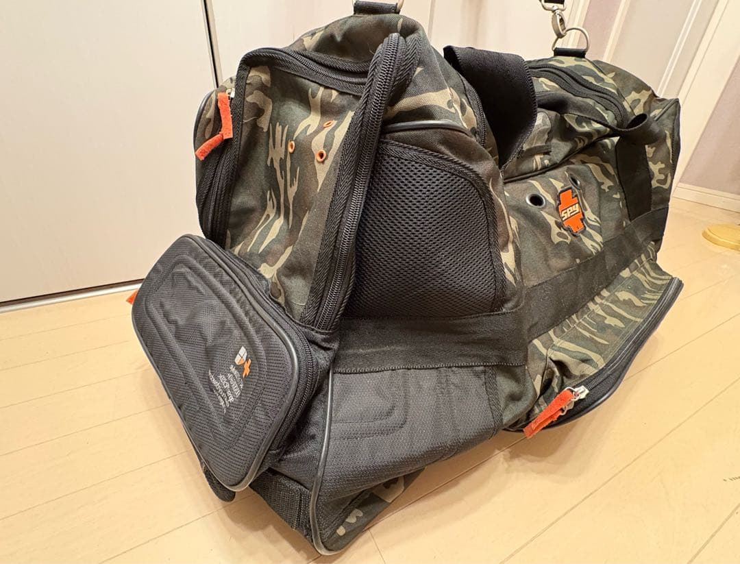 SPY スパイオプティク迷彩柄 2WAY スキーキャリーバッグ