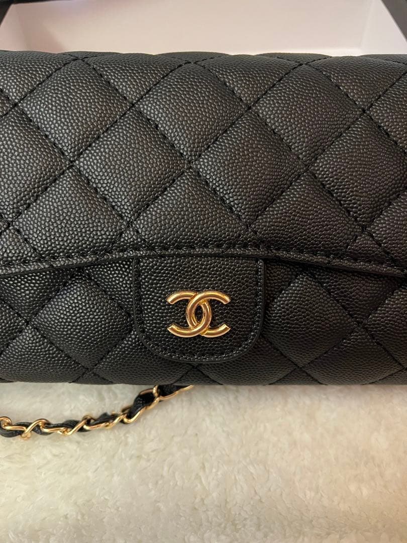 CHANEL ブラック キルティング 　 チェーンウォレット　ショルダーバッグ