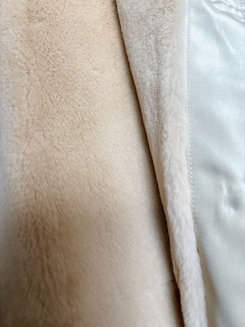 週末限定最終値下げ美品フォクシーベージュ フード付き ファーコート