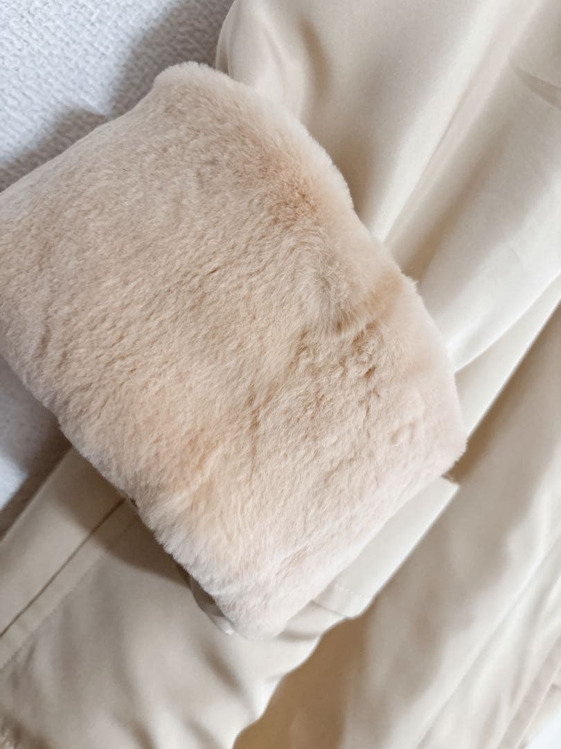 週末限定最終値下げ美品フォクシーベージュ フード付き ファーコート