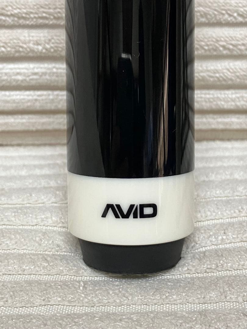 ビリヤードキューAVID Chroma 12.75 限定モデル