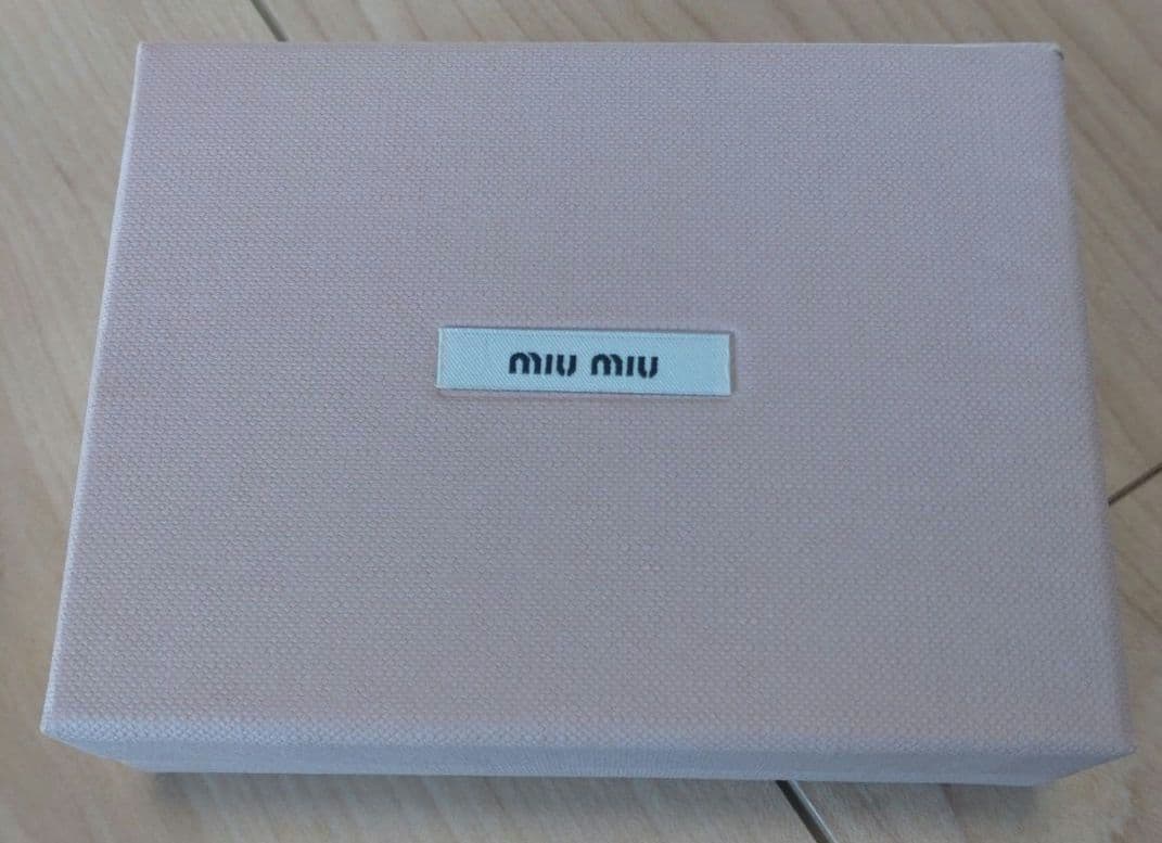 MIU MIU　キーケース　六連　新品未使用　箱付き