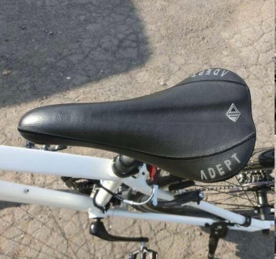 【Pisces】　クロスバイク 28インチ ホワイト FORTERA