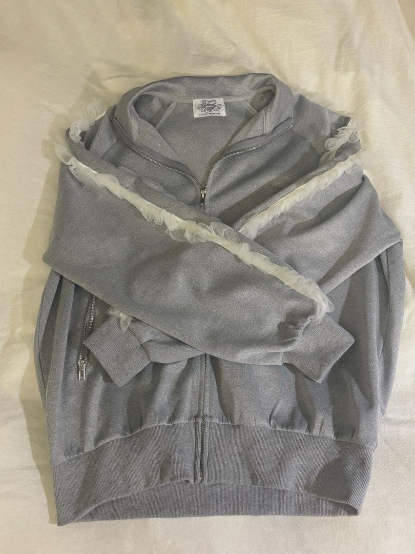 Treat Ürself フリルジャージ グレー