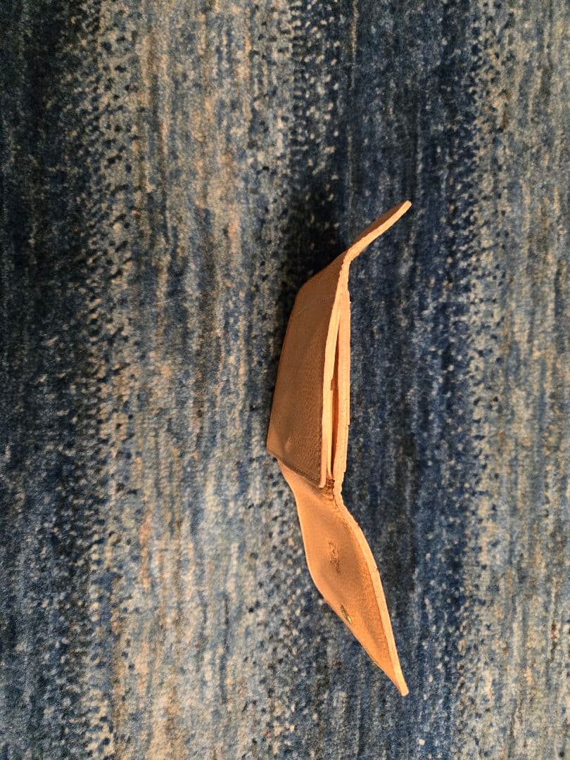 イルビゾンテ　三つ折り　ヌメ革