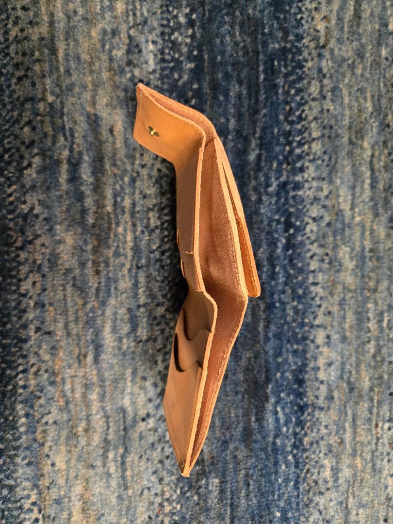 イルビゾンテ　三つ折り　ヌメ革