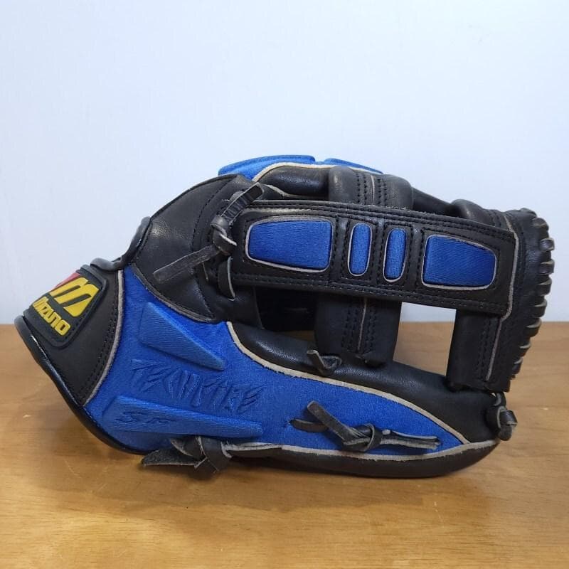 ミズノ テックファイア 限定 ロボット的 小型 激レア 内野用 軟式グローブ
