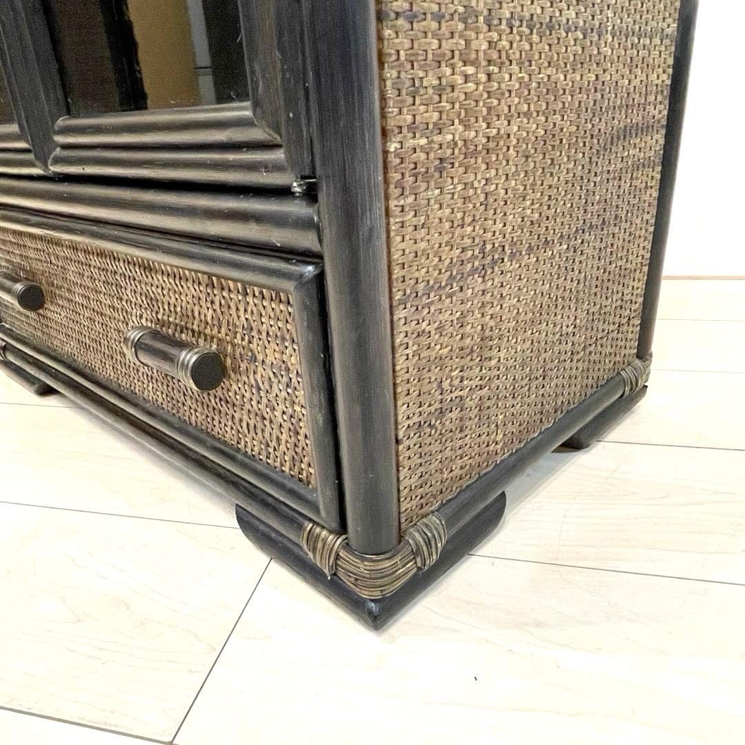 ラタン 籐 ガラス扉 キャビネット 収納棚 ヴィンテージ 引き出し付 アジアン