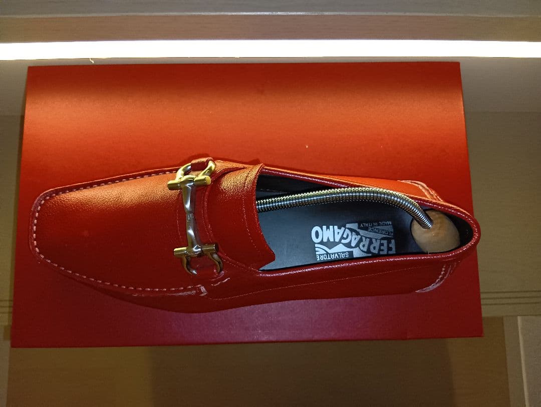 靴 Salvatore Ferragamo PARIGI Rubino 8 EE