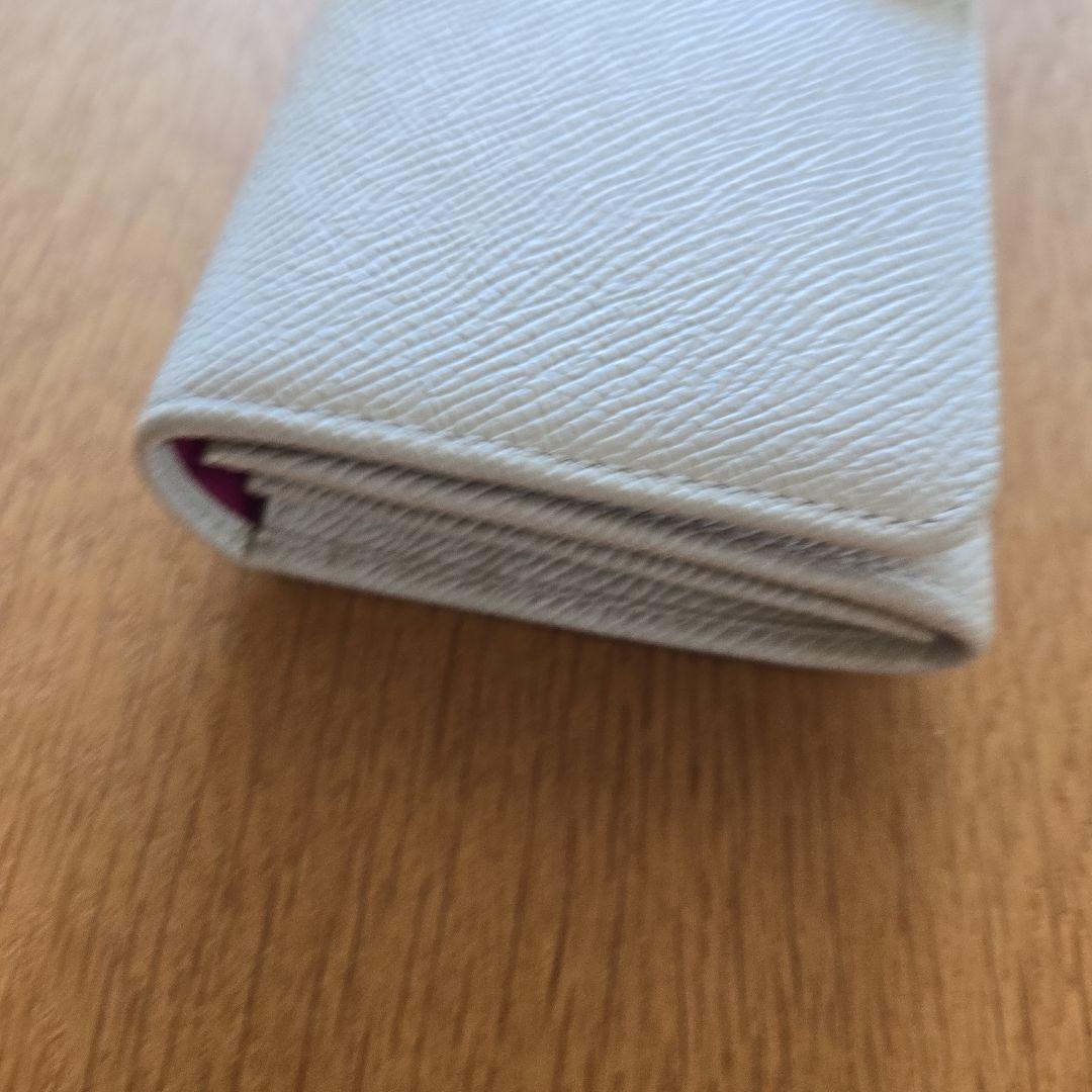 ブルガリブルガリ　ホワイト 長財布 　ビーゼロワン　箱　保証書　ショッパーリボン