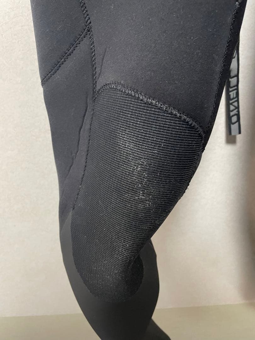 （1度のみ使用）O'neill ウェットスーツ 黒 花柄 5/3mm