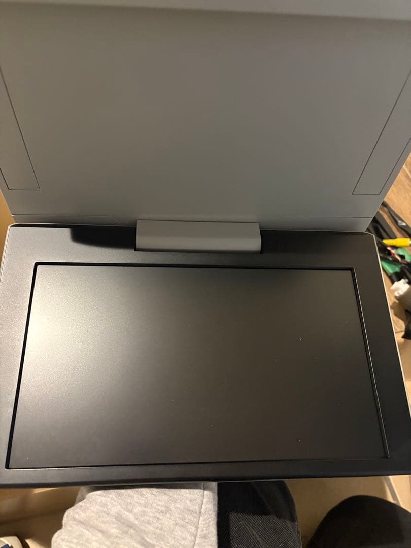 V11T-R62Cフリップダウンモニター