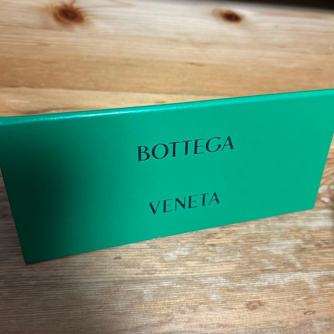 T*a様 BOTTEGA VENETA サングラス BV1191S オーバル型