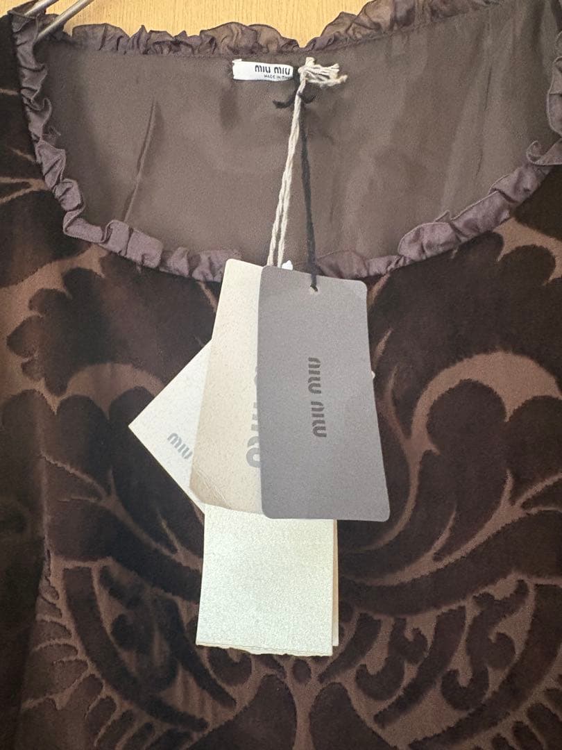 【新品未使用タグ付き】miumiuワンピース　ベルベット生地　42 定価19万