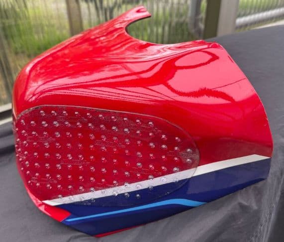 CBR1000RR-R(sc82)用モリワキ製タンクカバー