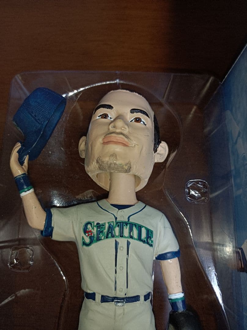 イチローさん、引退記念で配布されたボブルヘッド人形!