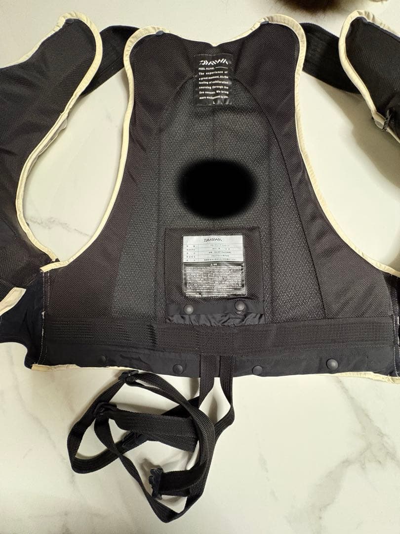 ダイワ　プロバイザー　ライフジャケットDF1401 Ｌサイズ中古