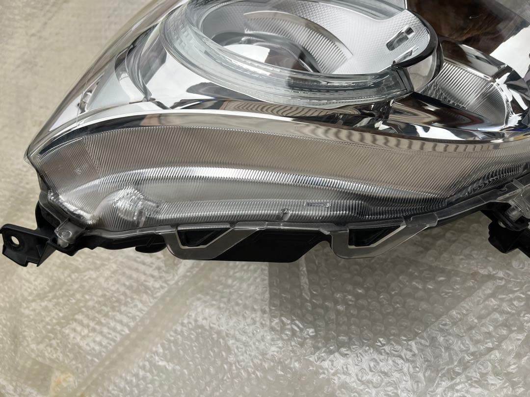 LA800S ムーヴキャンバス　ヘッドライト　左