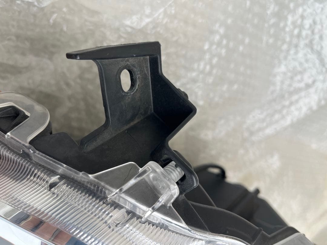 LA800S ムーヴキャンバス　ヘッドライト　左