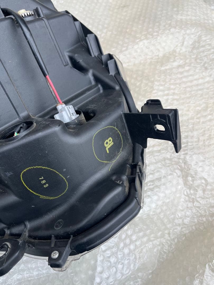 LA800S ムーヴキャンバス　ヘッドライト　左