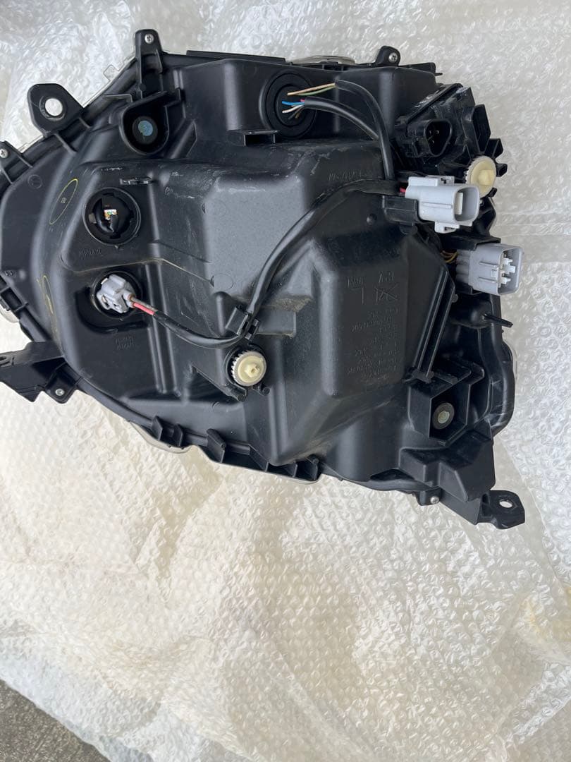 LA800S ムーヴキャンバス　ヘッドライト　左