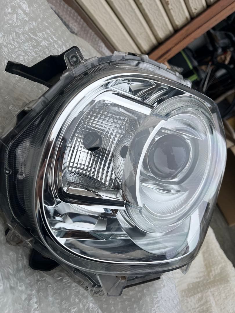 LA800S ムーヴキャンバス　ヘッドライト　左