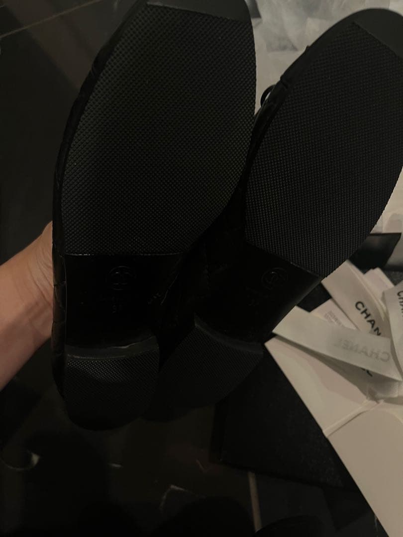 2025 CHANEL ブラック バレエシューズ