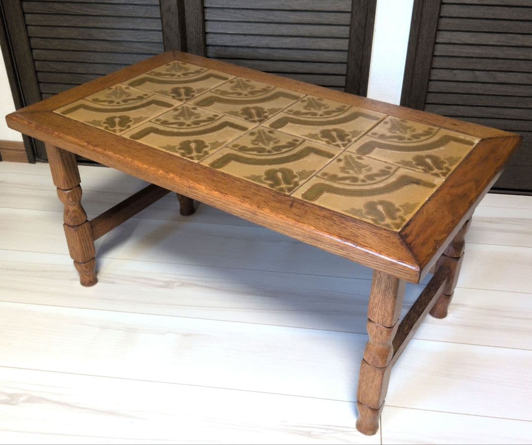 ルーマニア製　オールドビンテージ　ネストテーブル タイルトップ ヨーロピアン