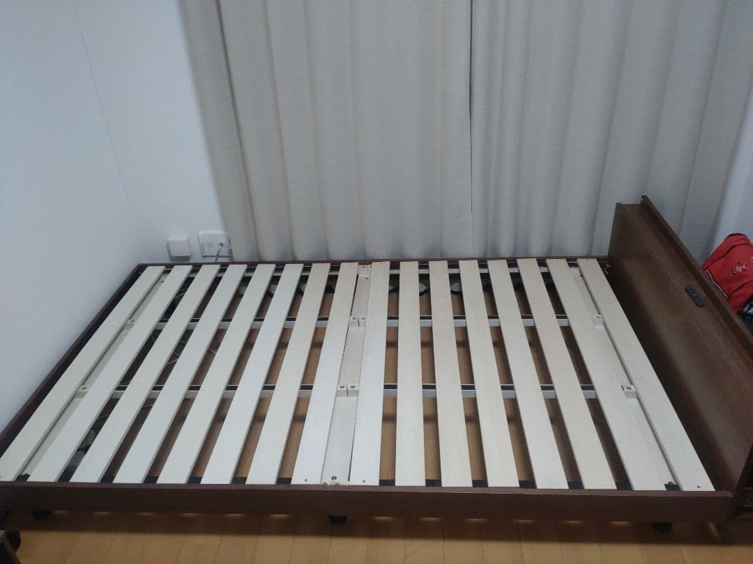 セミダブル ベッドフレーム コンセント付（アイリスオーヤマ）