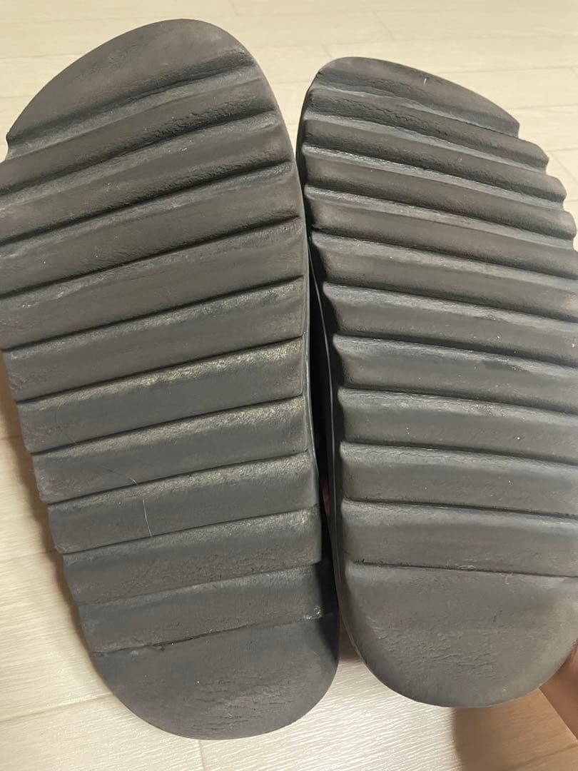 adidas YEEZY SLIDE アディダス　イージースライド