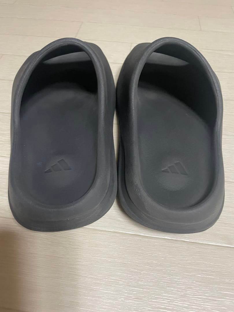 adidas YEEZY SLIDE アディダス　イージースライド