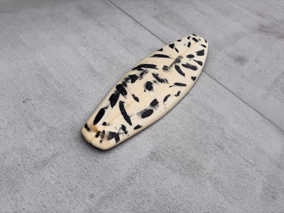 配送可送料無料　 xenosurfboard シングルフィン　ショートボード