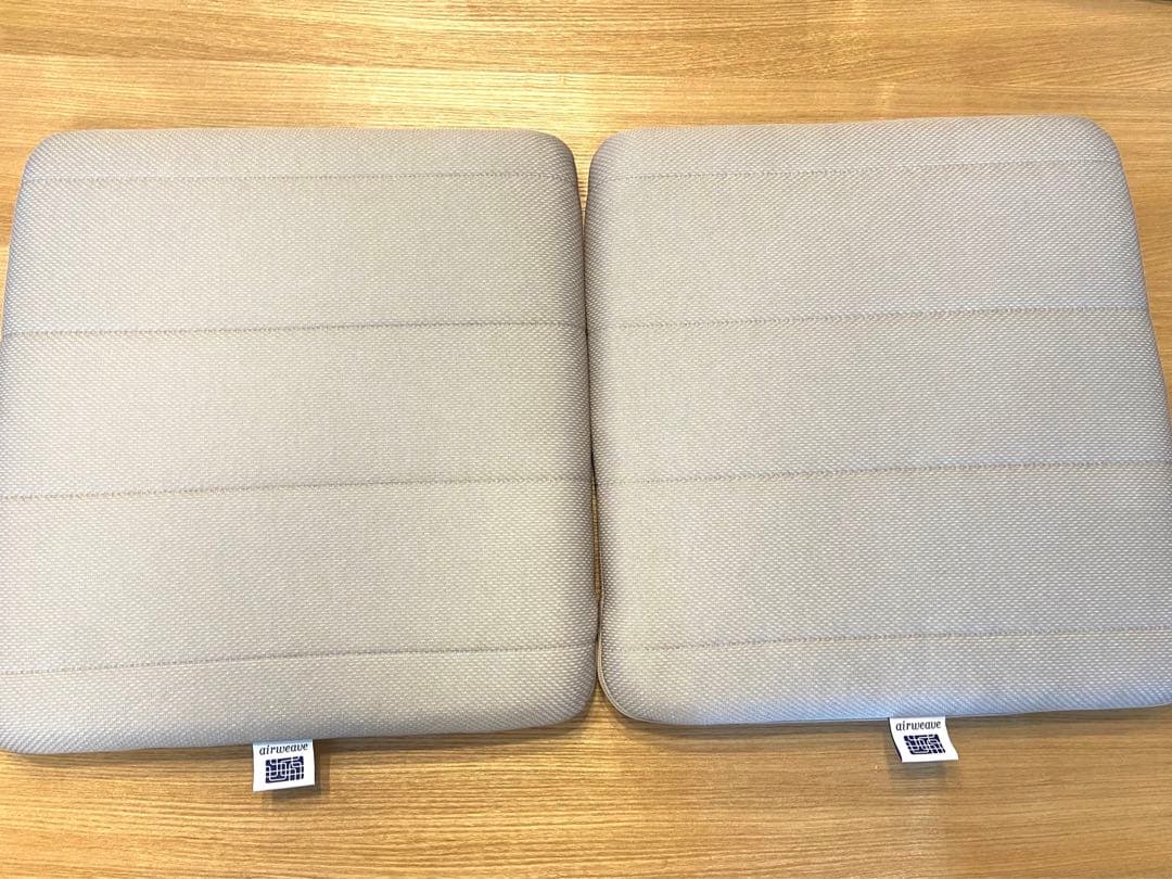 めぐみ2枚セット　未使用airweave エアウィーヴ クッション　グレー