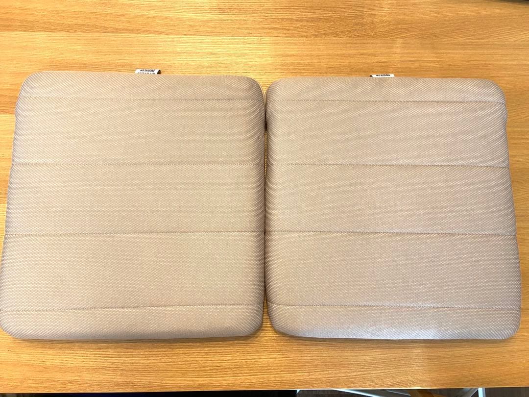 めぐみ2枚セット　未使用airweave エアウィーヴ クッション　グレー