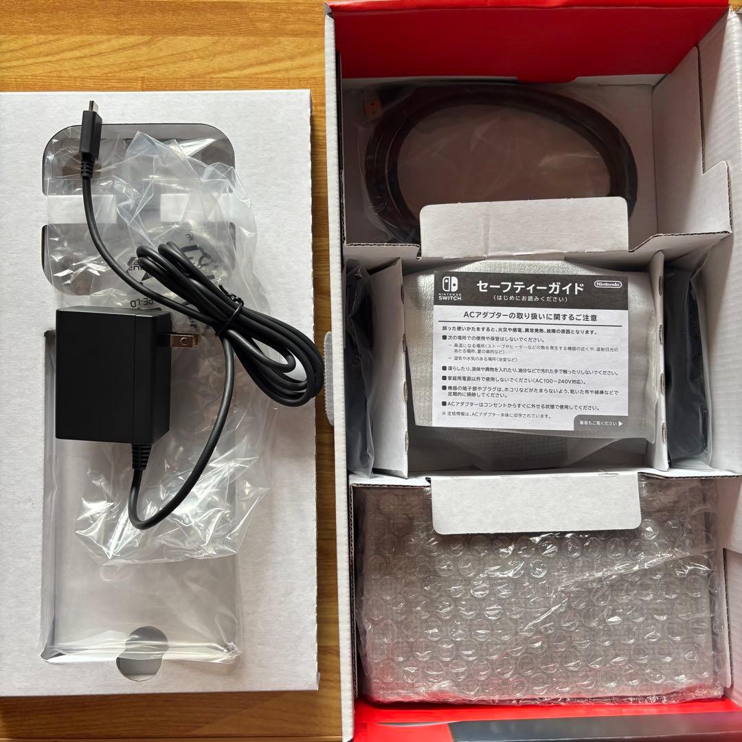Nintendo Switch 本体 バッテリー強化版　付属品付き 未使用品多数
