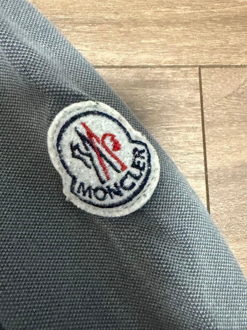 正規品◇MONCLER グレー ポロシャツ　ペイント加工
