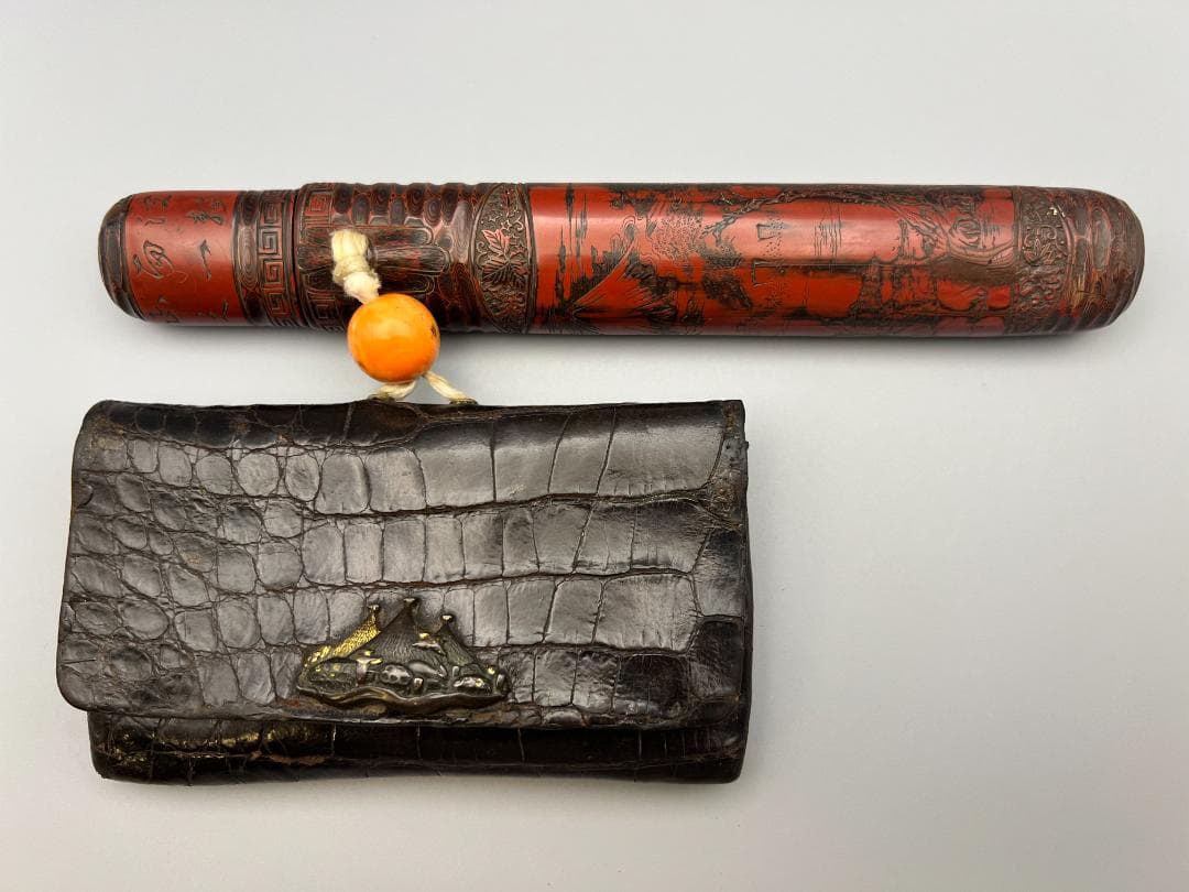 江戸明治時代　極上山水詩堆朱絵　秀心翁在銘　タバコ入　大玉珊瑚根〆　銀製キセル