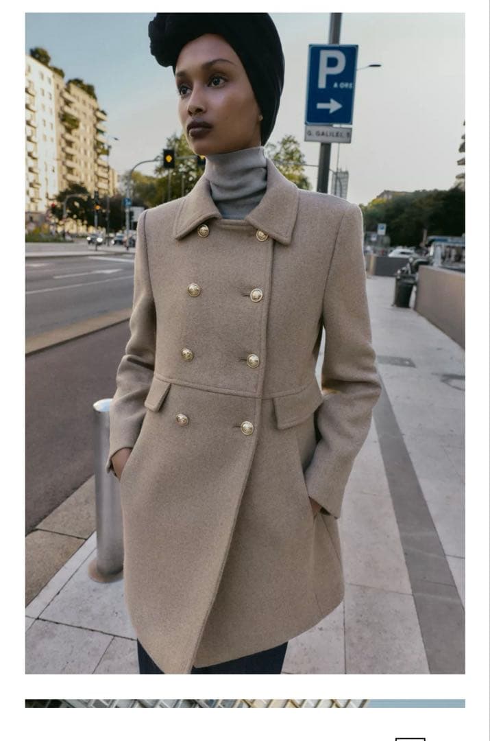 【美品】ウール混ショート丈ダブルブレストコート　ベージュ　M