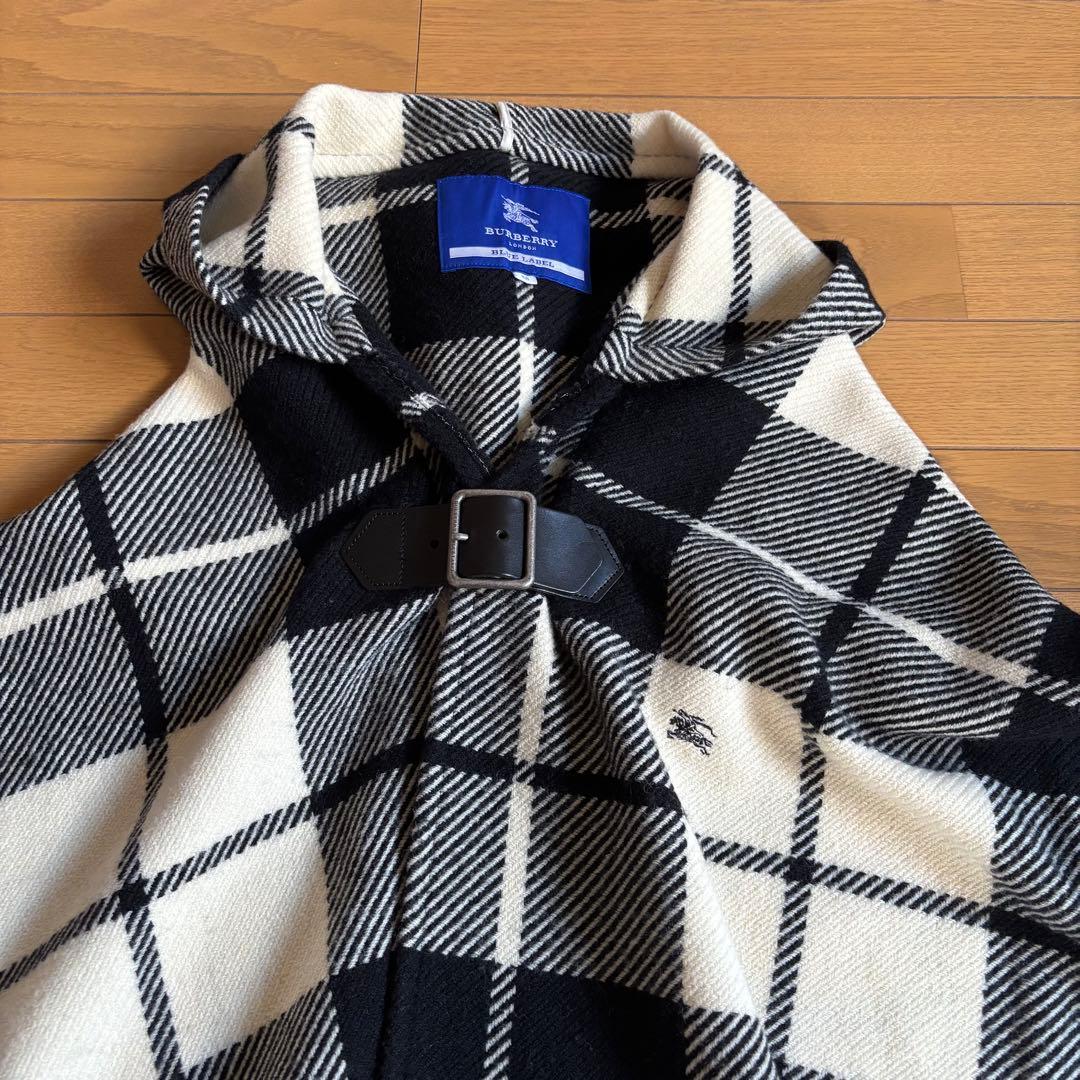 BURBERRY BLUE LABEL フード付き ポンチョ ストール ロゴ刺繍