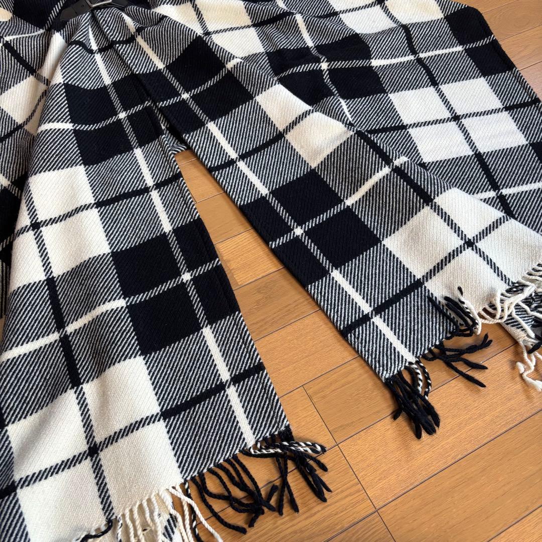 BURBERRY BLUE LABEL フード付き ポンチョ ストール ロゴ刺繍