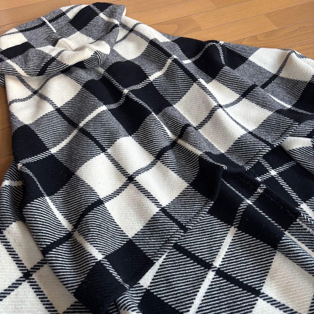 BURBERRY BLUE LABEL フード付き ポンチョ ストール ロゴ刺繍