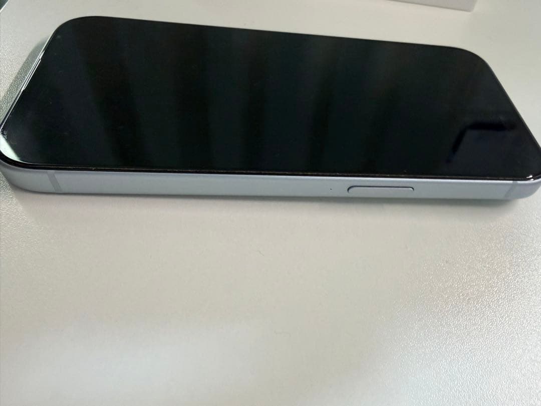 Apple iPhone15ブルー