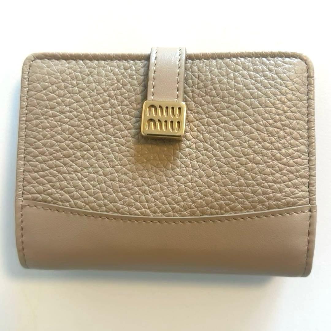 【ミュウミュウ】新品未使用 スモール二つ折り財布