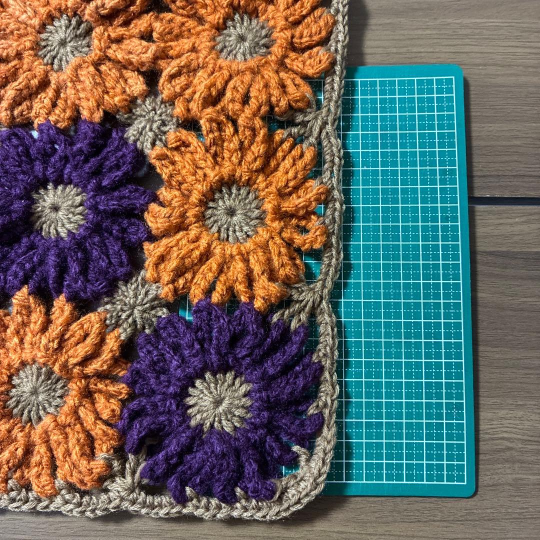 花モチーフオレンジ 紫 黄色 ショール、ひざ掛け