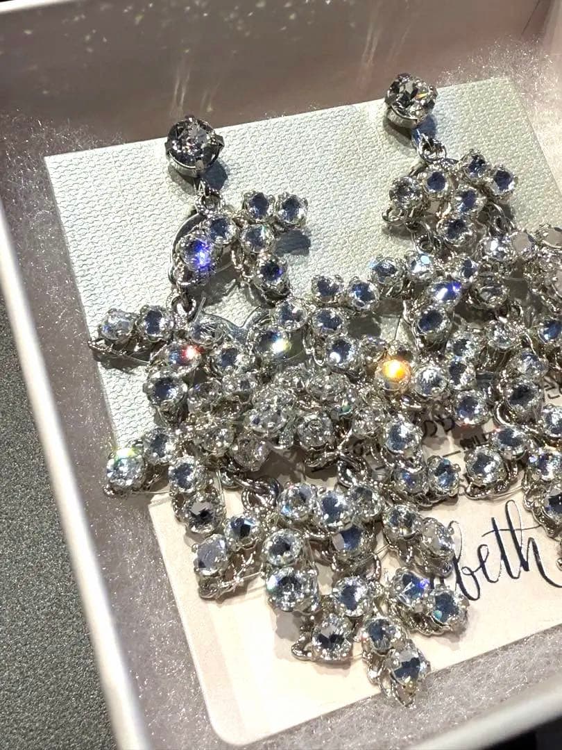 Elizabeth bower エリザベスバウアー イヤリング シャンデリア