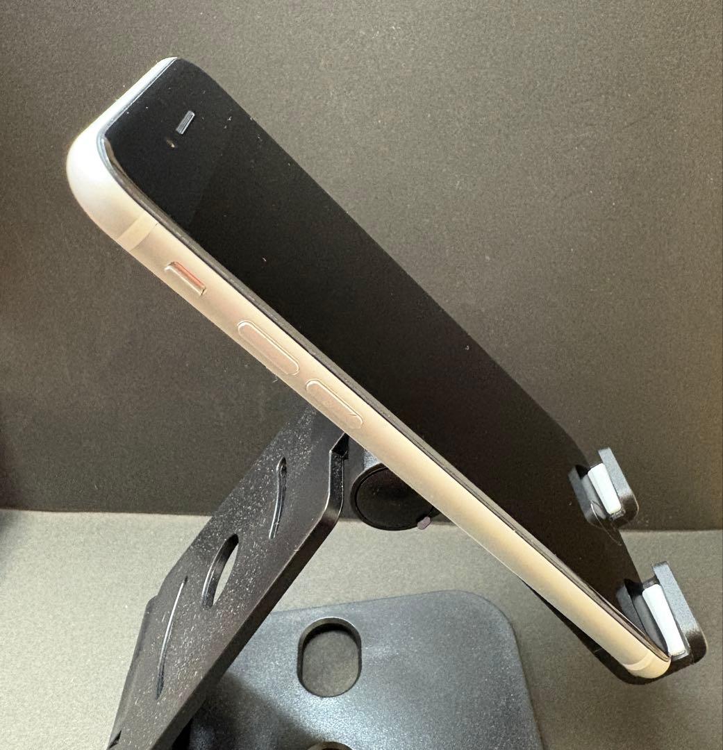 Apple iPhone SE（第2世代）本体、ホワイト、64G(中古品)使用可