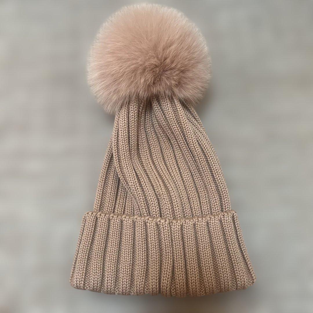 MONCLER ベージュ ニット帽 ファー付き