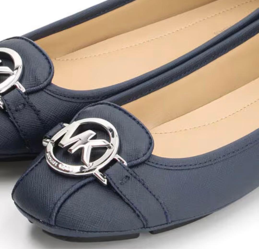 ☆新品☆マイケル・コースFULTON モカシン　ネイビー　24㎝フラットシューズ