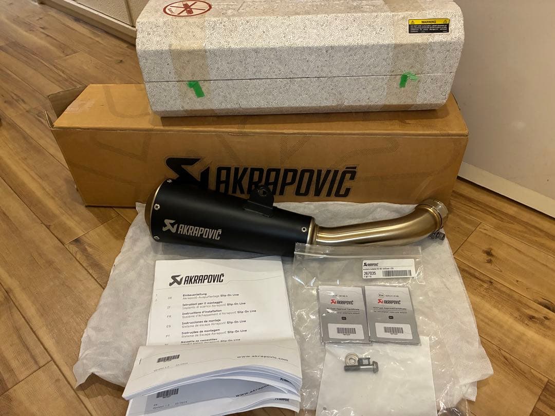 SVARTPILEN◆AKRAPOVIC◆スヴァルトピレン◆アクラポマフラー中古